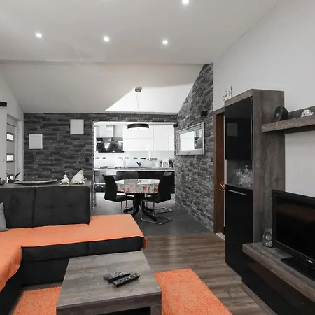 Tonka Apartman