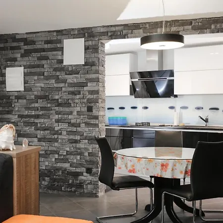 Tonka アパート スペタル